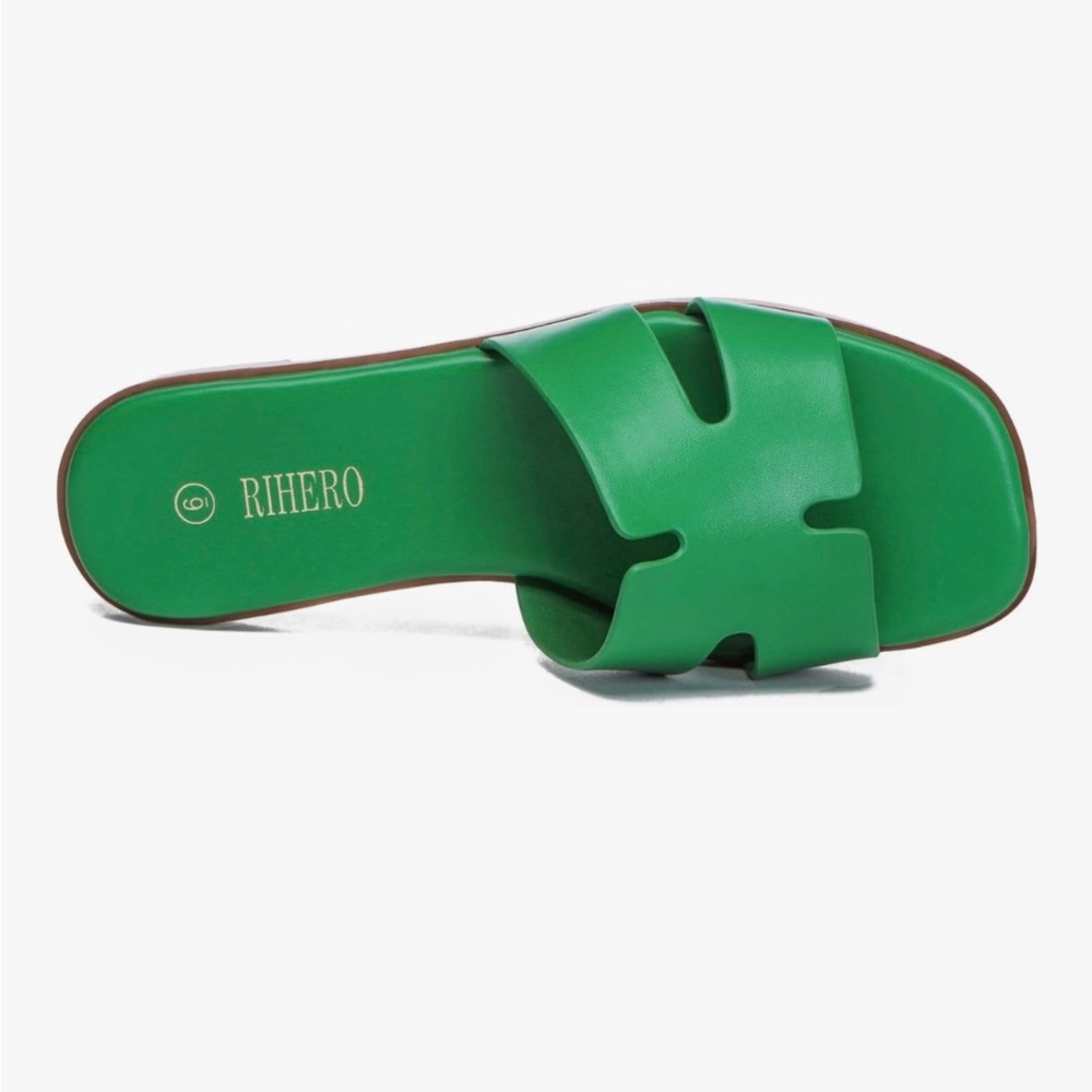 Women's Kelly Green Square-Toe, Chic, Flat Sandals - Picture 4 of 4